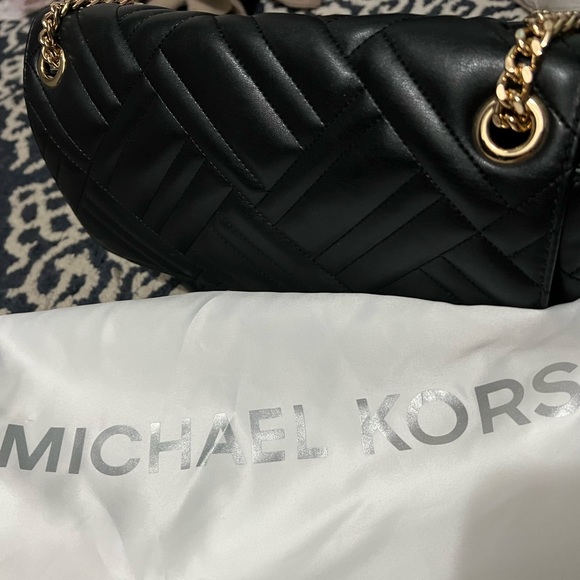 Authentic Michael Kors Medium crossbodies bag - Picture 3 of 3